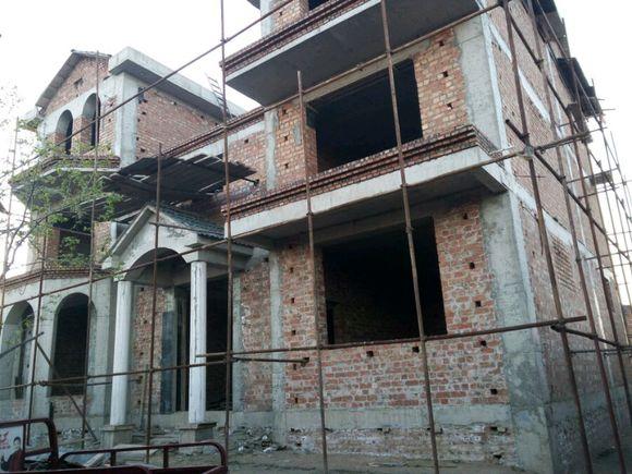 因為窮相親被嫌棄，5年后逆襲回鄉(xiāng)建豪宅