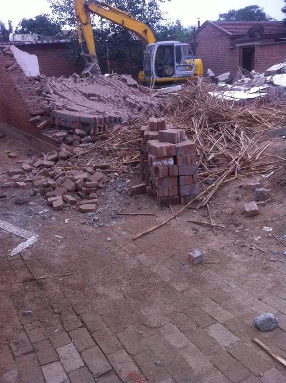 因為窮相親被嫌棄，5年后逆襲回鄉(xiāng)建豪宅