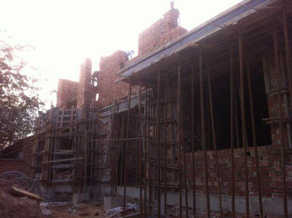 因為窮相親被嫌棄，5年后逆襲回鄉(xiāng)建豪宅