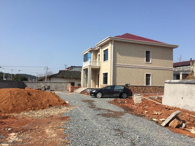 湖南伢子40萬為父母建別墅，孝心感動(dòng)鄰里，爭相稱贊