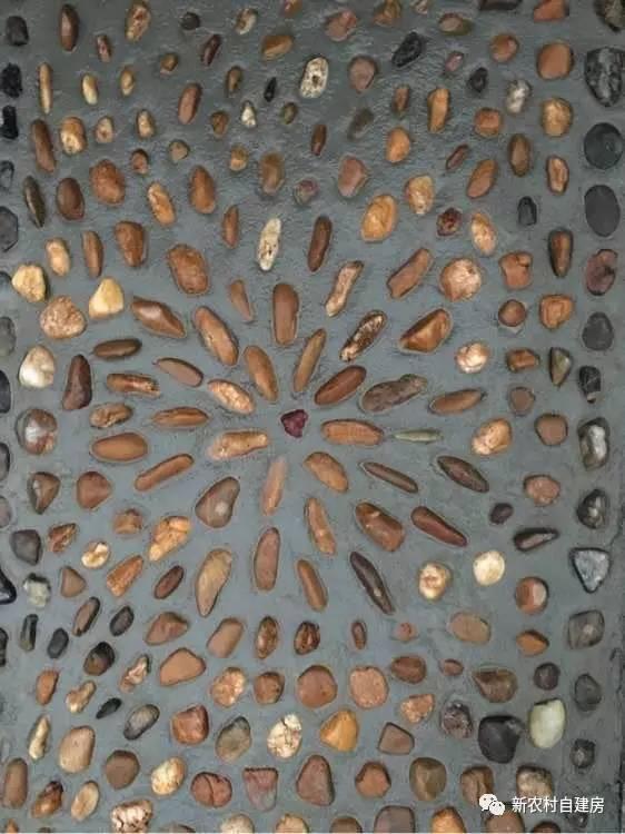 牛人自述：25萬建別墅，引10萬網(wǎng)友圍觀，爭相稱贊