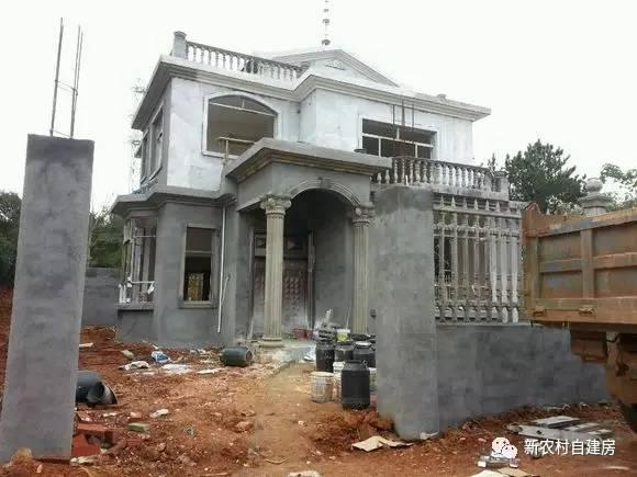 牛人自述：25萬建別墅，引10萬網(wǎng)友圍觀，爭相稱贊