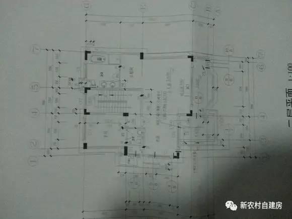 牛人自述：25萬建別墅，引10萬網(wǎng)友圍觀，爭相稱贊