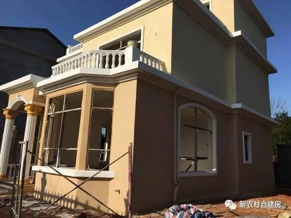 牛人自述：25萬建別墅，引10萬網(wǎng)友圍觀，爭相稱贊