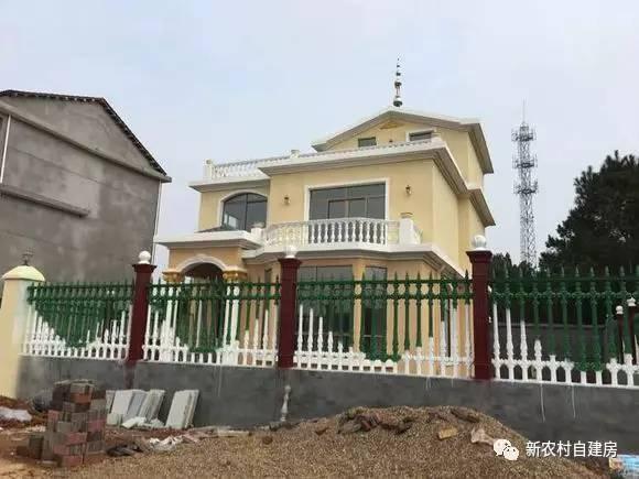 牛人自述：25萬建別墅，引10萬網(wǎng)友圍觀，爭相稱贊