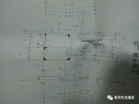 牛人自述：25萬建別墅，引10萬網(wǎng)友圍觀，爭相稱贊