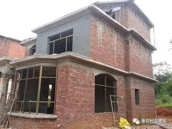 牛人自述：25萬建別墅，引10萬網(wǎng)友圍觀，爭相稱贊