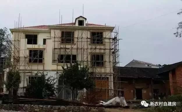 爸媽非要建堂屋，布局改了三四次，這下終于好了