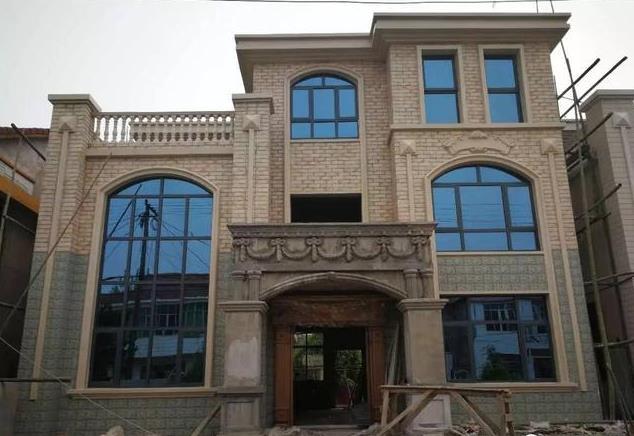 兄弟一起建別墅，35萬一人一棟，這下公平了