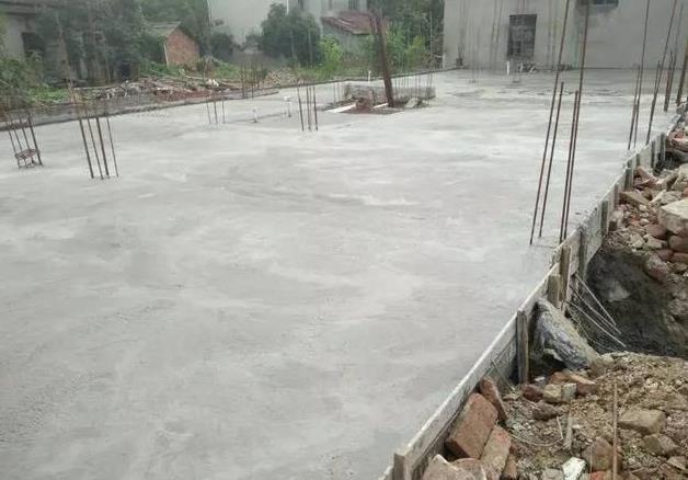 兄弟一起建別墅，35萬一人一棟，這下公平了