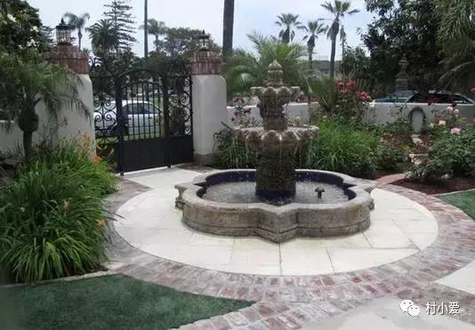 父親節(jié)剛過(guò)，她便回到北京郊區(qū)為父親蓋了一棟新型的裝配式房屋