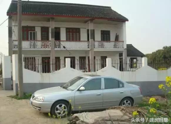 資金被股市套牢，一家三口80萬(wàn)回村蓋座帶中式庭院的別墅