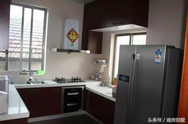 資金被股市套牢，一家三口80萬(wàn)回村蓋座帶中式庭院的別墅