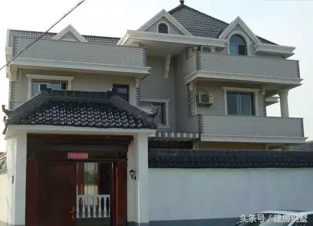 資金被股市套牢，一家三口80萬(wàn)回村蓋座帶中式庭院的別墅