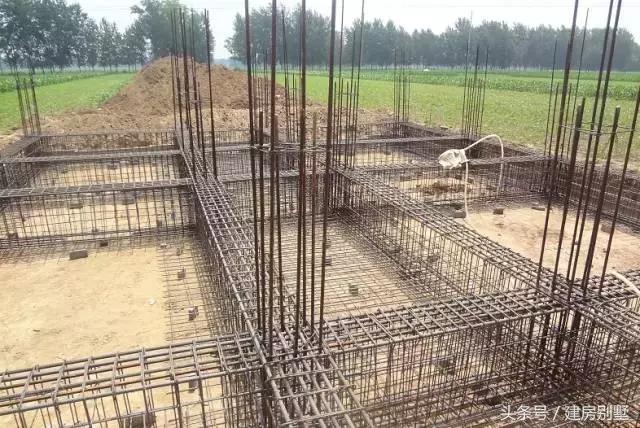 雙職工夫妻回安徽老家自建房，5歲女兒最愛田園生活