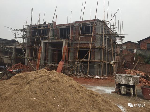 湖南小伙花40萬為父母建農(nóng)村別墅，溫馨又實用