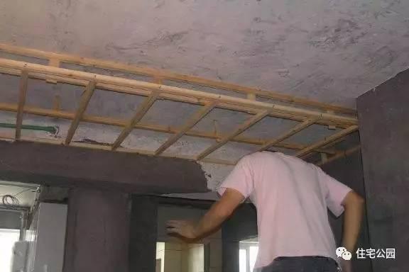 裝吊頂龍骨最容易偷工減料的3種方式，施工隊(duì)敢這么做立馬叫他走人！