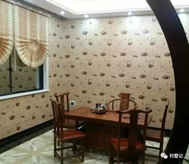 這棟別墅內(nèi)外文化范！文化石、車(chē)庫(kù)、吧臺(tái)、挑空客廳處處都是品味