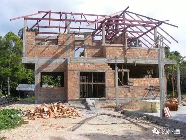 泰國農(nóng)村自建帶泳池養(yǎng)老別墅，難怪老外退休要去這里