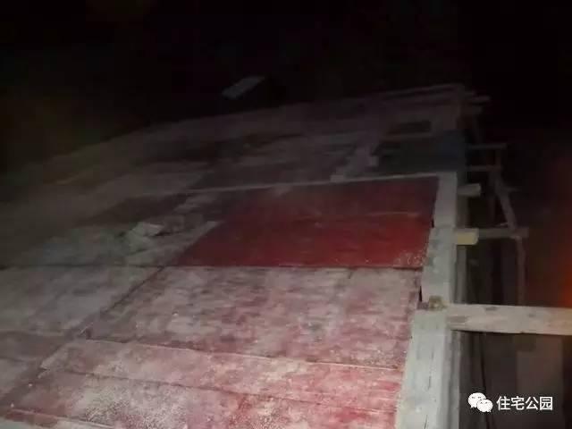 重慶蓋房直播，房主充當(dāng)小工親自上陣，建成36萬(wàn)引全村圍觀！