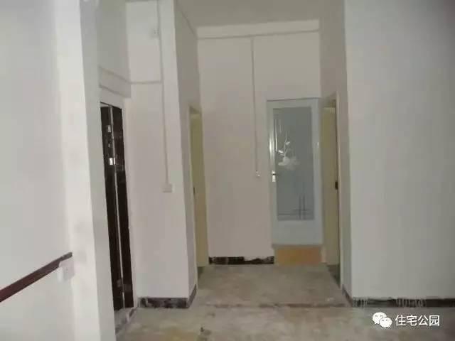 重慶蓋房直播，房主充當(dāng)小工親自上陣，建成36萬(wàn)引全村圍觀！