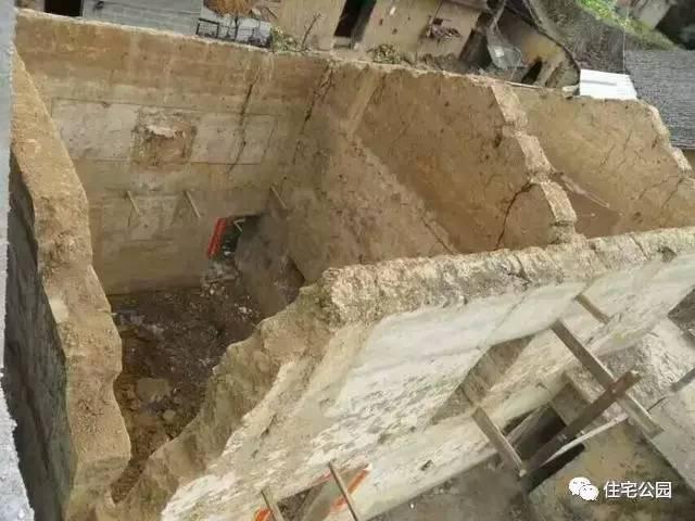 重慶蓋房直播，房主充當(dāng)小工親自上陣，建成36萬(wàn)引全村圍觀！