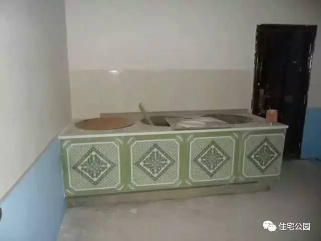 重慶蓋房直播，房主充當(dāng)小工親自上陣，建成36萬(wàn)引全村圍觀！