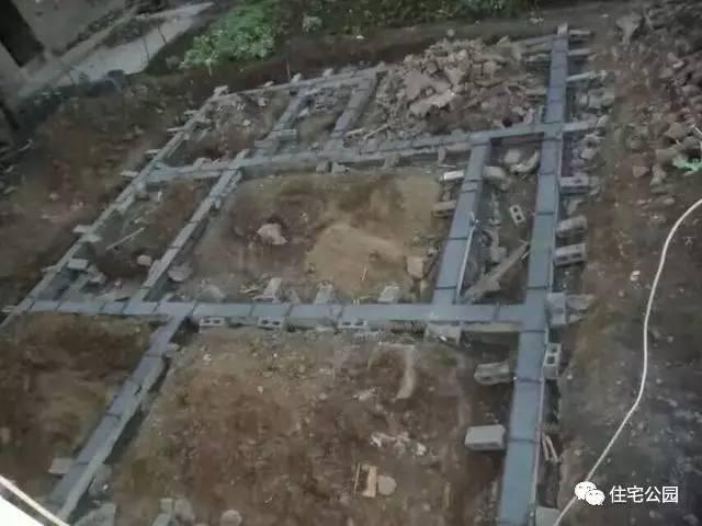 重慶蓋房直播，房主充當(dāng)小工親自上陣，建成36萬(wàn)引全村圍觀！