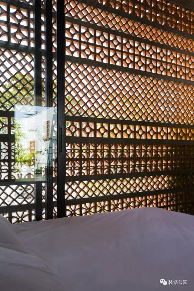 自建房屋做民宿，花磚庭院連廊不可少，狹長地塊也不怕