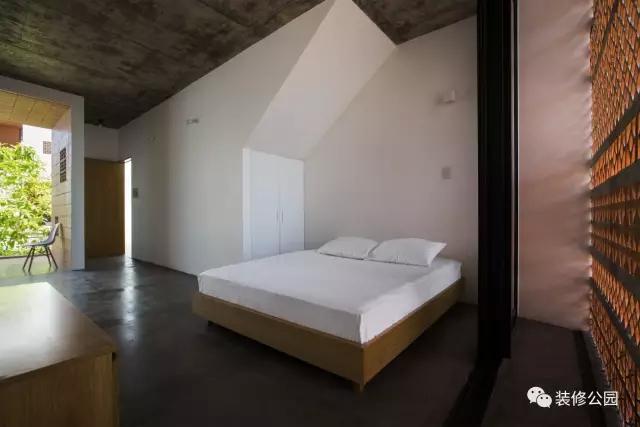 自建房屋做民宿，花磚庭院連廊不可少，狹長地塊也不怕