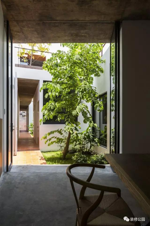 自建房屋做民宿，花磚庭院連廊不可少，狹長地塊也不怕