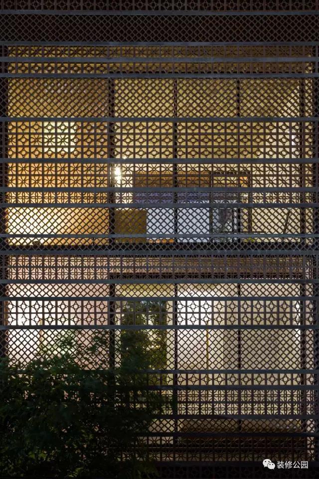 自建房屋做民宿，花磚庭院連廊不可少，狹長地塊也不怕