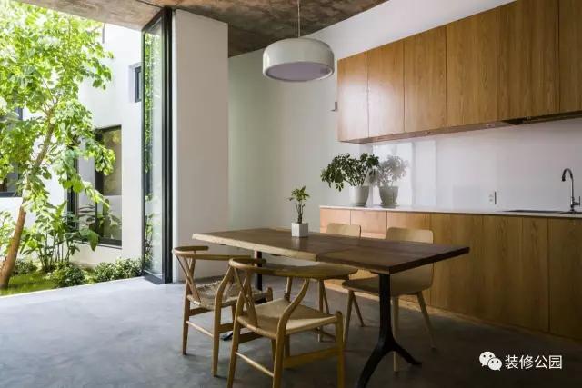 自建房屋做民宿，花磚庭院連廊不可少，狹長地塊也不怕