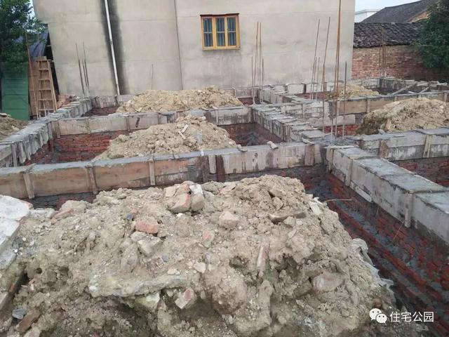 湖南大叔35萬(wàn)蓋別墅含外裝修，他是怎么做到的？