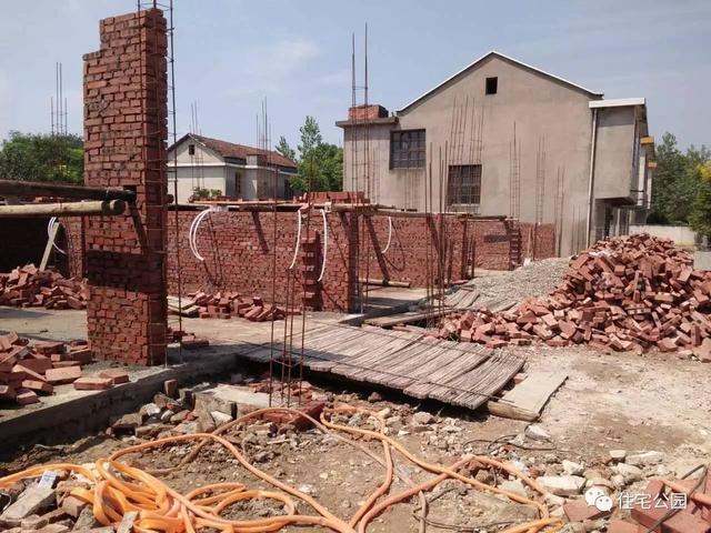 湖南大叔35萬(wàn)蓋別墅含外裝修，他是怎么做到的？