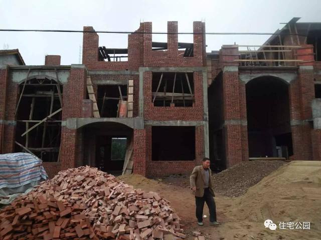 湖南大叔35萬(wàn)蓋別墅含外裝修，他是怎么做到的？