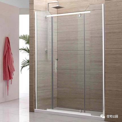 內(nèi)開外開平推？一棟房5個(gè)衛(wèi)生間裝了4種門！朋友一解釋決定回家弄一樣