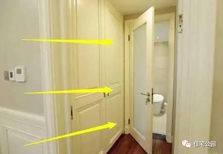 內(nèi)開外開平推？一棟房5個(gè)衛(wèi)生間裝了4種門！朋友一解釋決定回家弄一樣