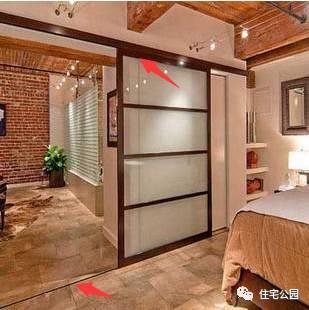 內(nèi)開外開平推？一棟房5個(gè)衛(wèi)生間裝了4種門！朋友一解釋決定回家弄一樣