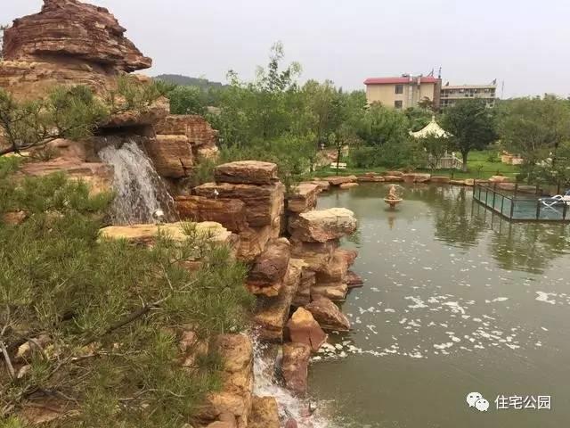 山東豪擲500萬自建園林美景，故宮后花園都不能與之匹敵！