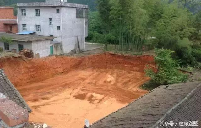 建房不易，開工一年多了，還只有個毛坯空殼子