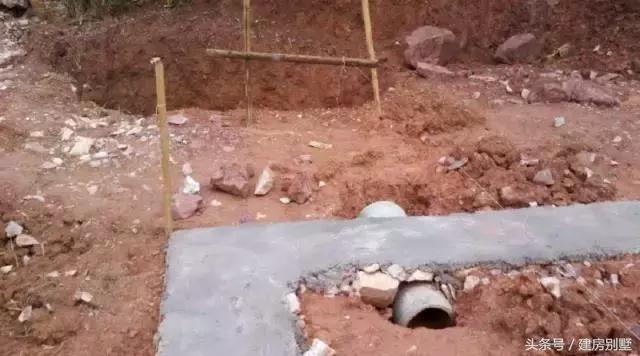 浙江網(wǎng)友自建三層別墅，拿100萬的別墅跟我換也不要