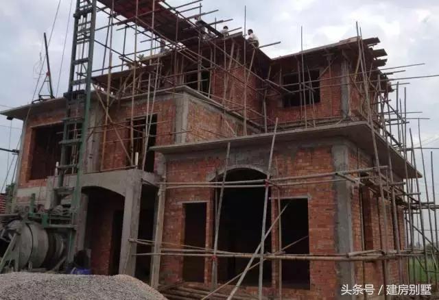 100萬(wàn)自建庭院式別墅，仿若明星上千萬(wàn)買的豪宅