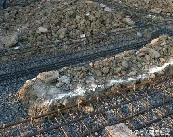 年薪8萬的80后小伙辭職回鄉(xiāng)建房，親戚們都說太值了