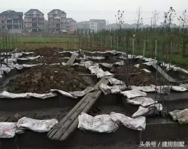 年薪8萬的80后小伙辭職回鄉(xiāng)建房，親戚們都說太值了