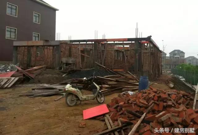 年薪8萬的80后小伙辭職回鄉(xiāng)建房，親戚們都說太值了