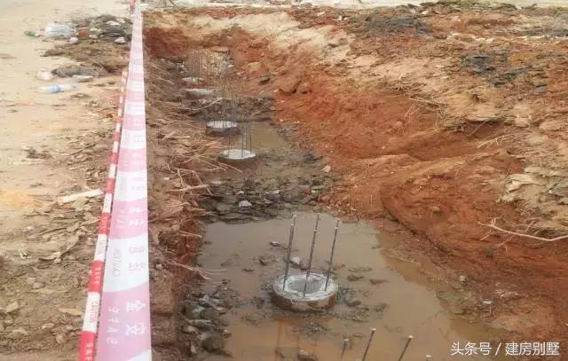 民辦學(xué)校老師農(nóng)村置地自建房，公積金貸款也要建別墅