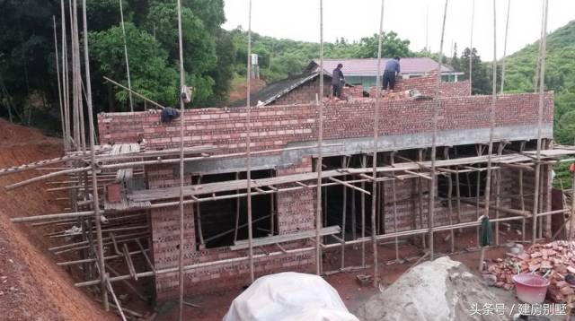 湖南村民20萬自建房，不是豪宅，但是爸媽住的很舒心