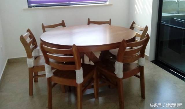 80后小夫妻25萬(wàn)農(nóng)村自建房，毛石基礎(chǔ)引熱議