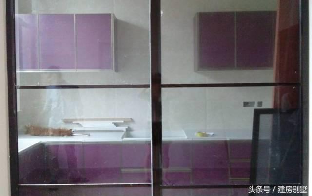 80后小夫妻25萬(wàn)農(nóng)村自建房，毛石基礎(chǔ)引熱議